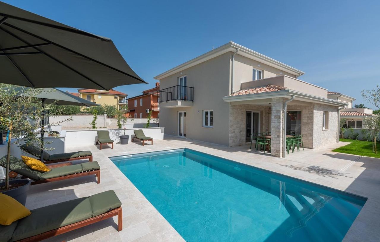 An With Private Pool Vila